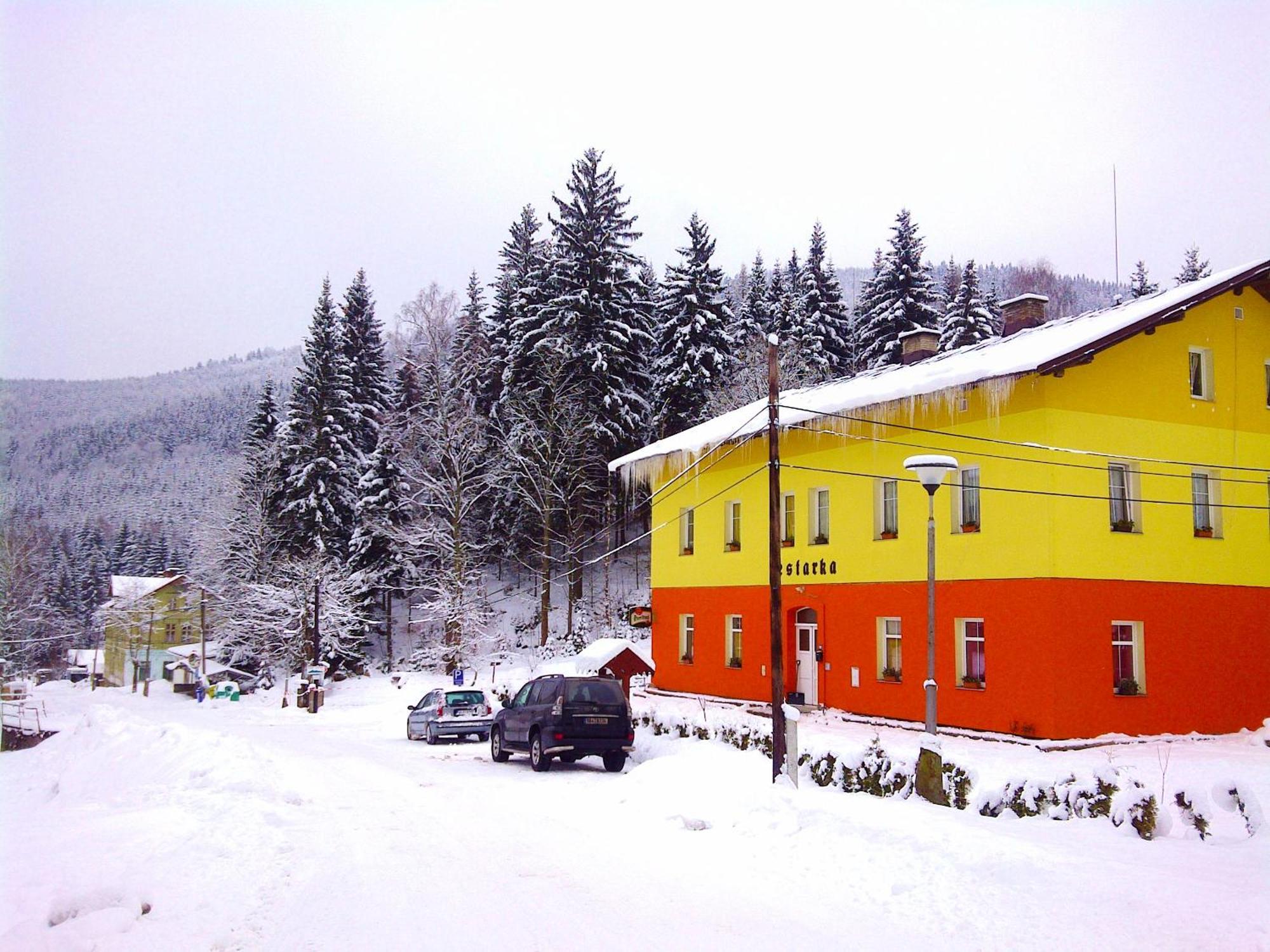 Apartmany Lestarka Korenov Exterior photo