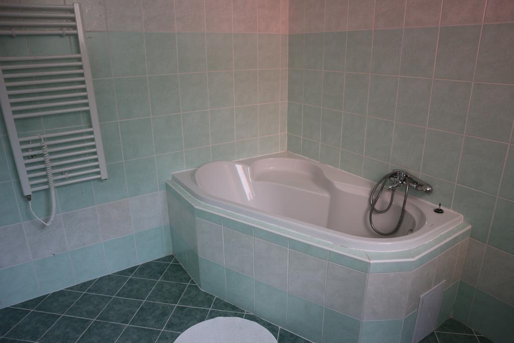 Apartmany Lestarka Korenov Exterior photo